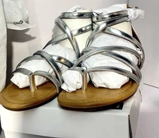 NIB Dream Pairs: Women’s Silver Gladiator Sandals US 11 , Flat, Strappy Metallic