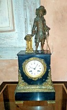 Belle pendule XIX ème Sujet en bronze Mousquetaire Marbre noir Vincenti