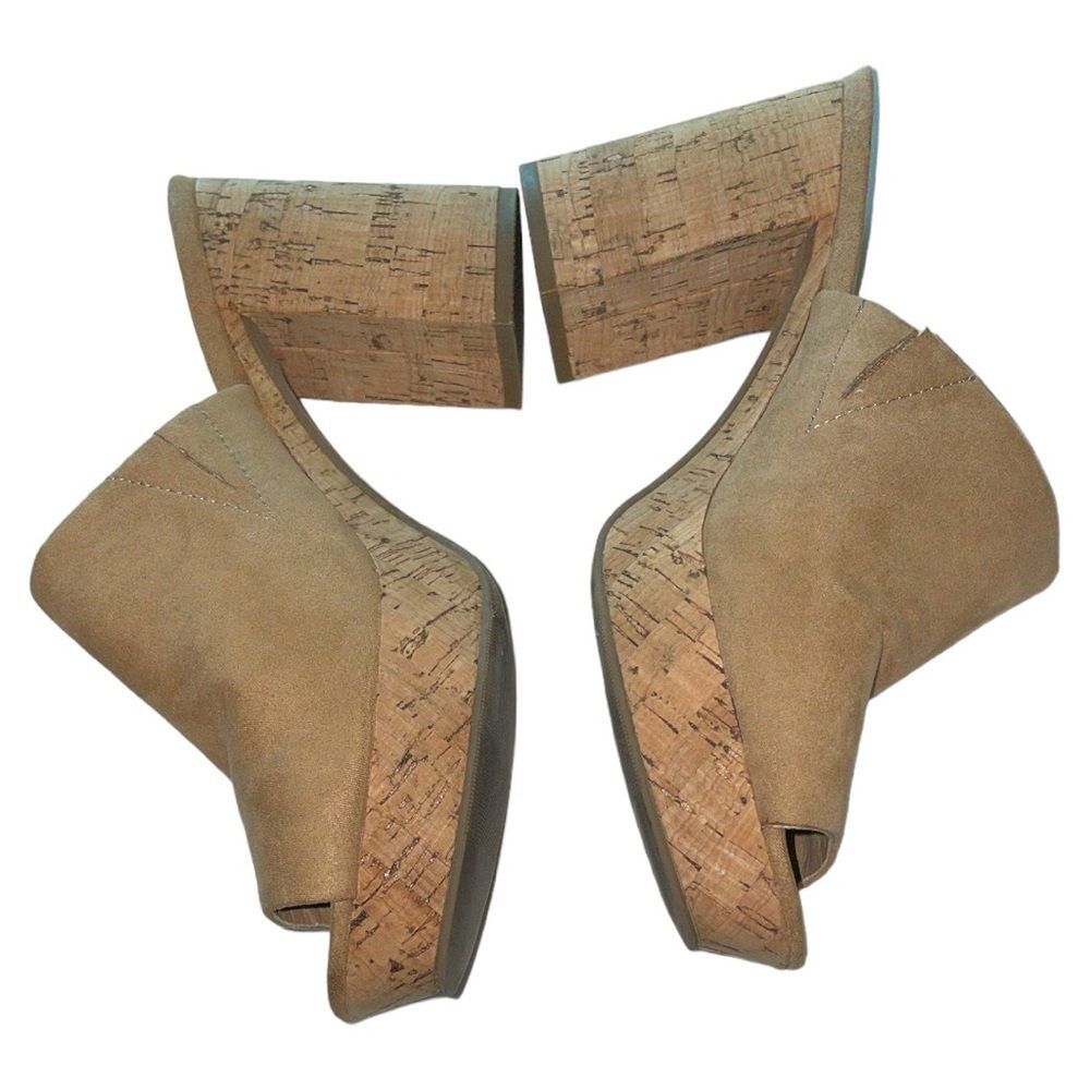 Universal Thread Chunky Platform Mules Block Heel… - image 2