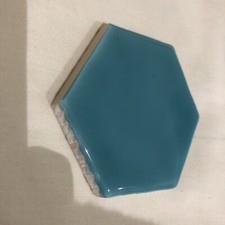 Ravello Rufolo sześciokątna próbka płytek z ziemi wypalonej. Odcień ponad 3" na zdjęciu