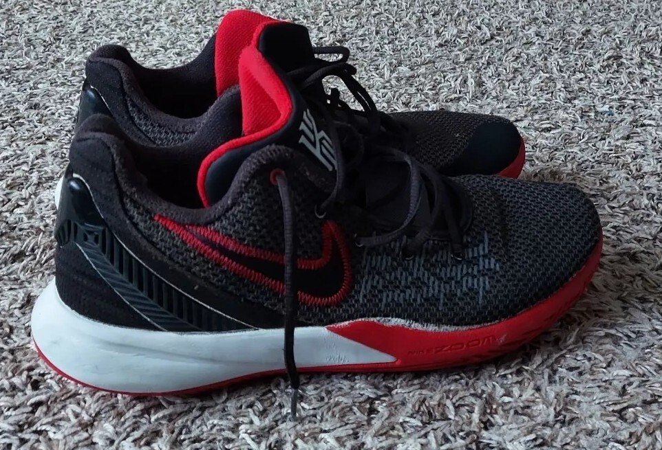 Size 11 - Nike Kyrie Flytrap 2 EP Bred - image 2