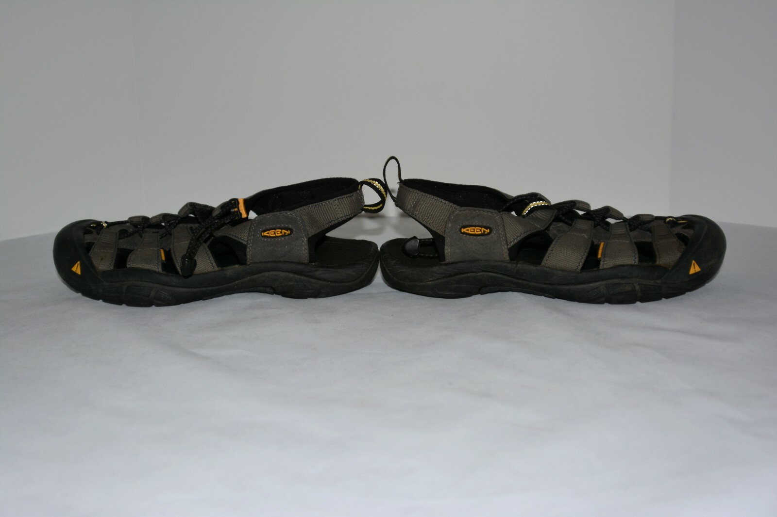 Sandali da acqua sportivi Keen Newport da uomo grigi da trekking taglia 9 5 US