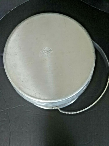Cubo de hielo de aluminio forjado a mano vintage moderno de mediados de siglo - Imagen 4 de 8