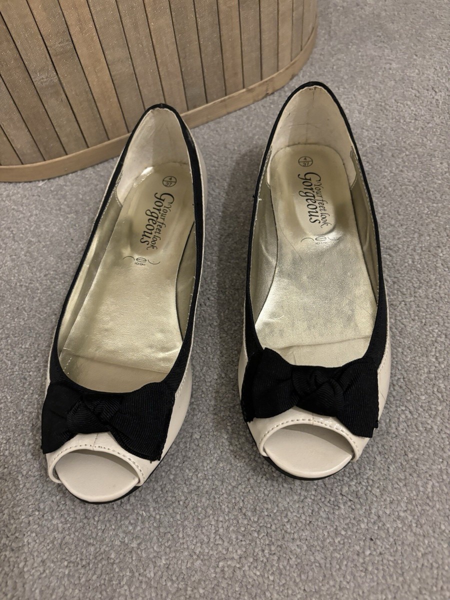 New Look Flat Pumps With Bow UK