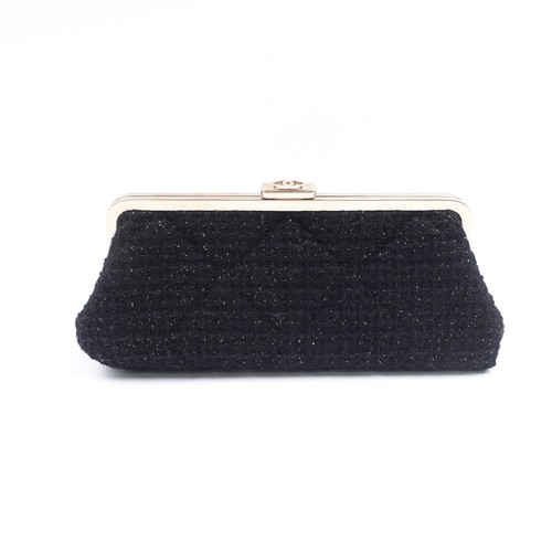 Chanel Black&Gold Thread Tweed Frame Clutch T10415653