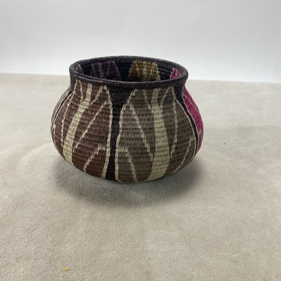 3'' Wounaan Embera Colombia Panama Rainforest Woven Basket Pot Gold Brown Purple