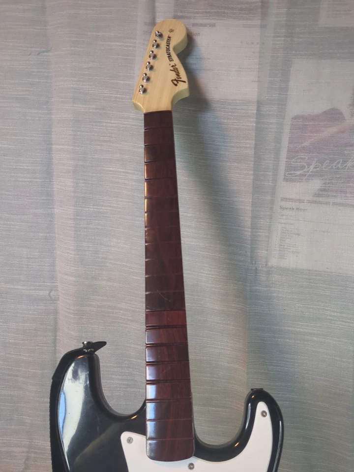 Rock Band Fender Stratocaster Nintendo Wii Harmonix NWGTS2 Guitar *No Dongle* - Image 3 of 4