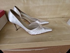 Rainbow Club Brautschuhe Sandra UK 7 Ivory Satin - Ausstellungsbestand R5