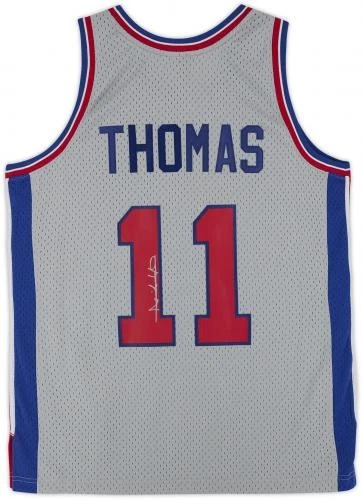 Camiseta Swingman Isiah Thomas Pistons assinada Mitchell & Ness cromada 1982-1983 - Imagem 3 de 4