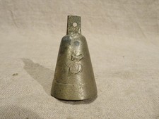 Ancienne cloche clochette n°3 en bronze  airain  ht 6,3 cm   tinte parfaitement