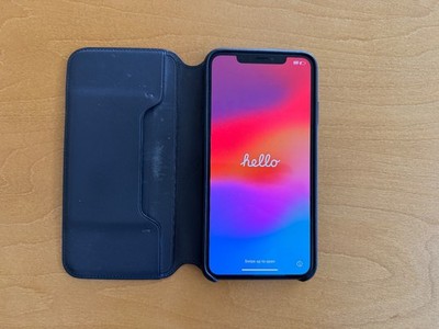 Apple iPhone XS Max - 256 GB - Running iOS 17.1.1