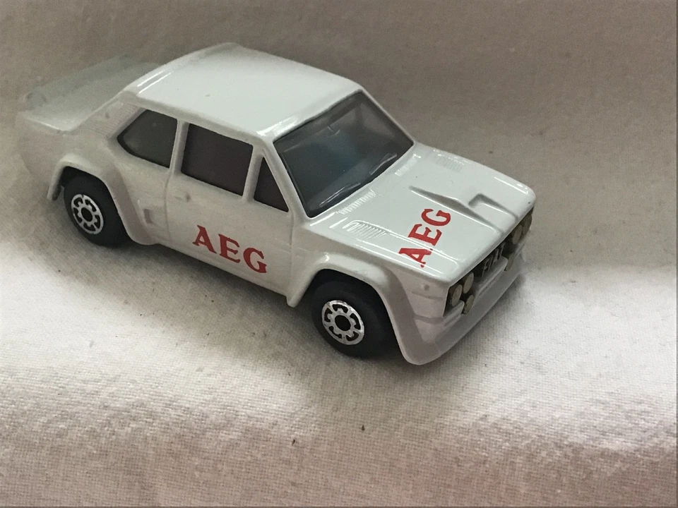 MATCHBOX EDICIÓN BÚLGARA SUPERRÁPIDA FIAT ABARTH BLANCO 'AEG' Foto 2 de 4