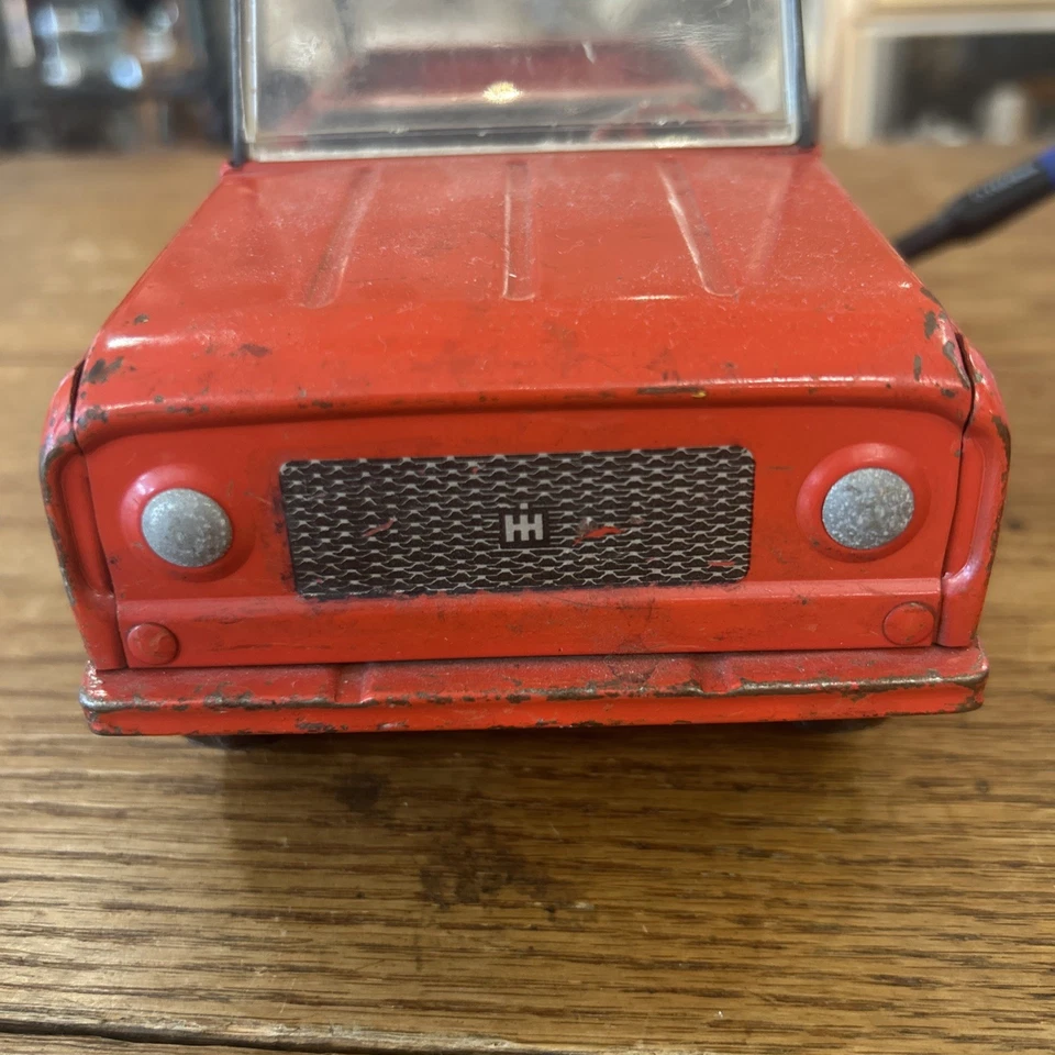 1960's vintage Tru-Scale Truscale International Scout Pressed Steel red Rockford - Image 3 of 4