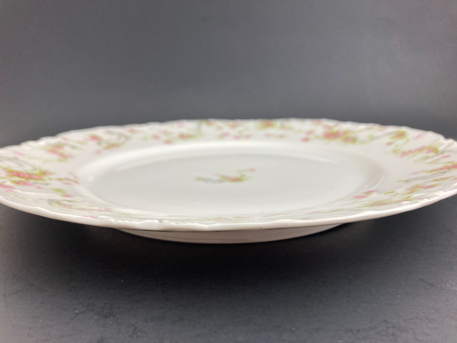 Haviland Limoges Dinner Plate Schleiger 57A-1 France 9 5/8"