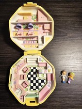 Vintage 1990 Bluebird Polly Pocket Polly's Hairdressing Salon Complete