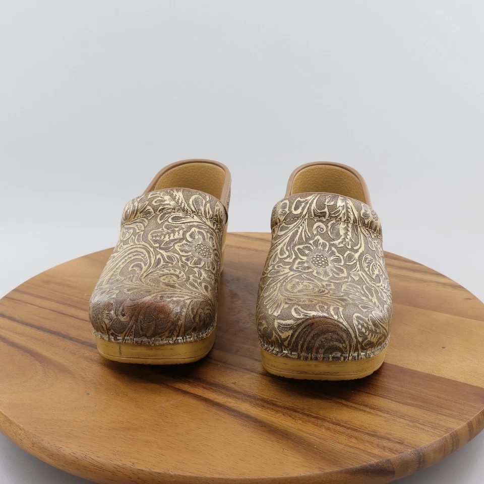 Zuecos traseros cerrados Dansko para mujer talla 5,5-6 Pro de cuero dorado envejecido Foto 2 de 4