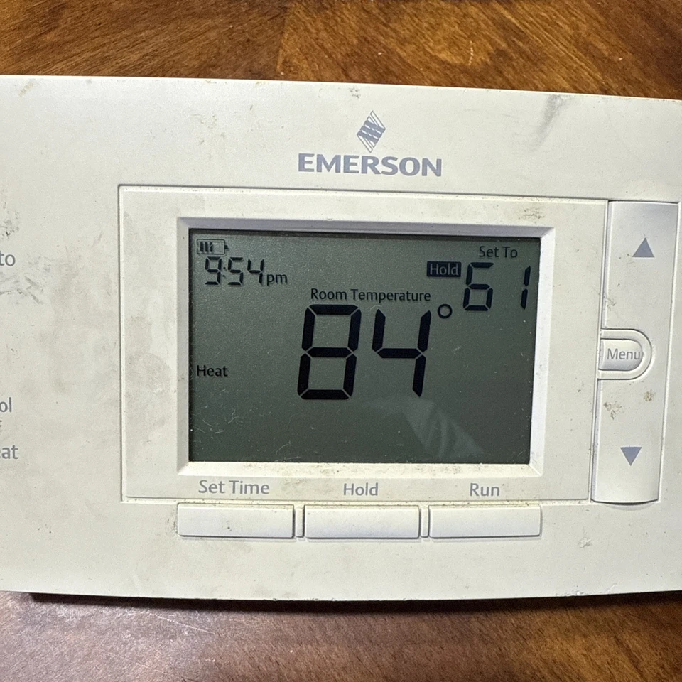 Emerson Sensi  Wi-Fi Programmable Thermostat  Model UP500W - Image 4 of 4