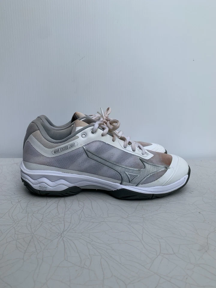 Mizuno Wave Exceed Light AC tennis shoes size 7.5 - Image 3 of 4