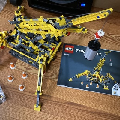 LEGO TECHNIC: Compact Crawler Crane (42097) Nearly Complete **READ**