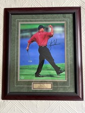 Tiger Woods Signed & Framed 16x20 Photo - UDA (Upper Deck) Authenticated
