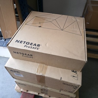 NETGEAR XSM7224-100NES M7100-24X 24-Port 10GbE SFP+ Managed Switch New Open Box
