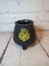 Zak Designs Harry Potter  Hogwarts Crest Cauldron Coffee Mug Black *Chip*