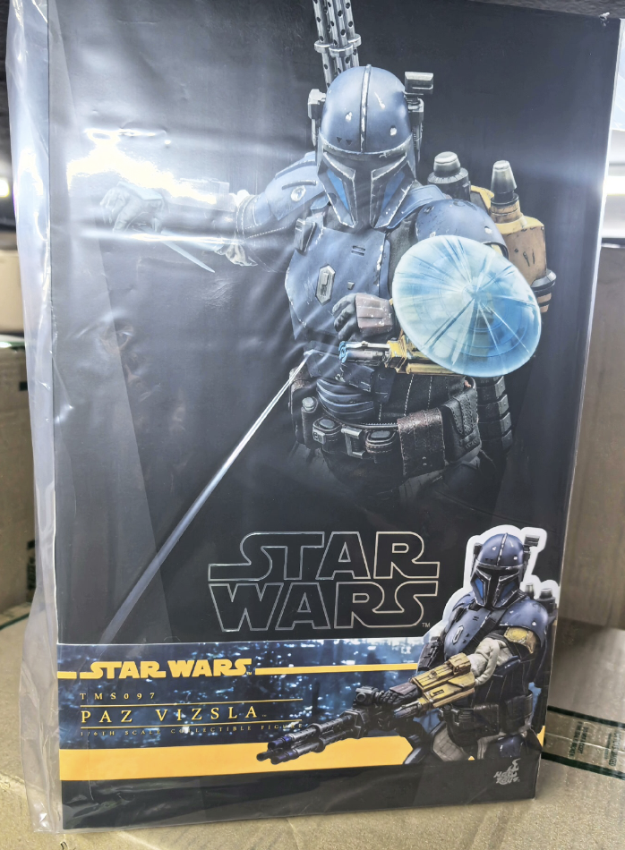 In Stock New Hot Toys TMS097 STAR WARS: THE MANDALORIAN 1/6 In Stock New Hot Toys TMS097 STAR WARS: THE MANDALORIAN 1/6