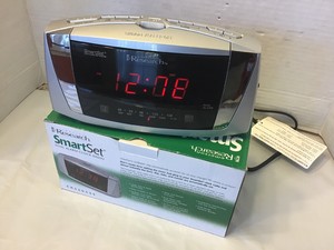 Emerson Radio CKS5055S SmartSet Dual Alarm Clock Radio New Defective