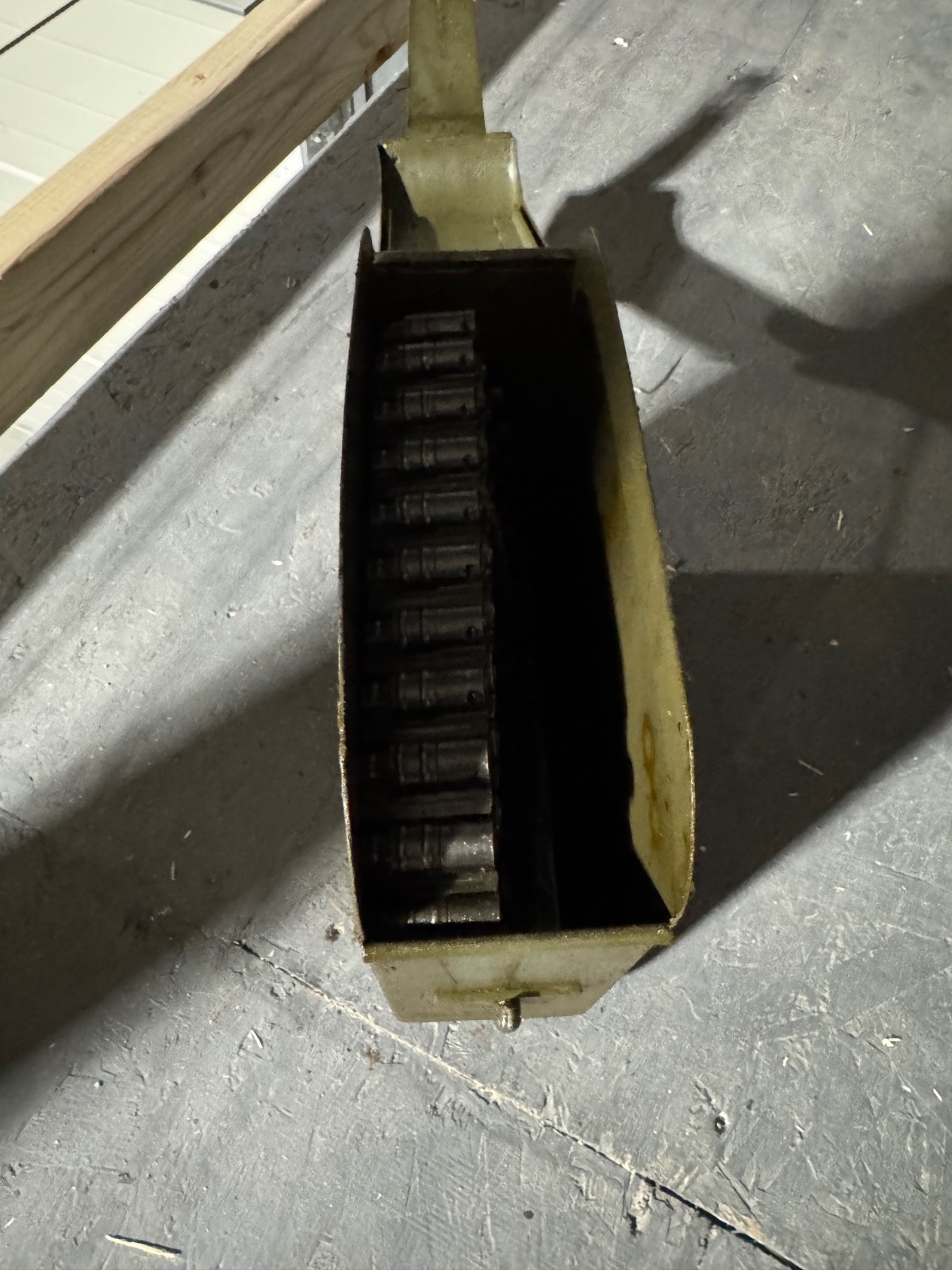 ORIGINAL WWII SOVIET RUSSIAN MAXIM 250RD AMMO CAN & AMMO BELT