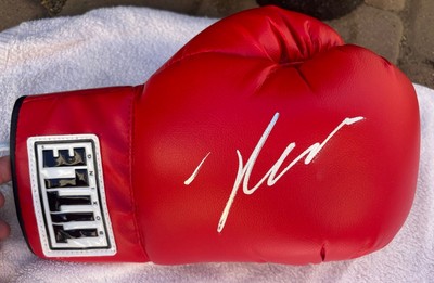 Julio Cesar Chavez Signed Title Boxing Glove With Proof