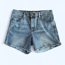 NWOT Signature by Levi Strauss & Co. Gold Women's Heritage High Rise 5" Short 10