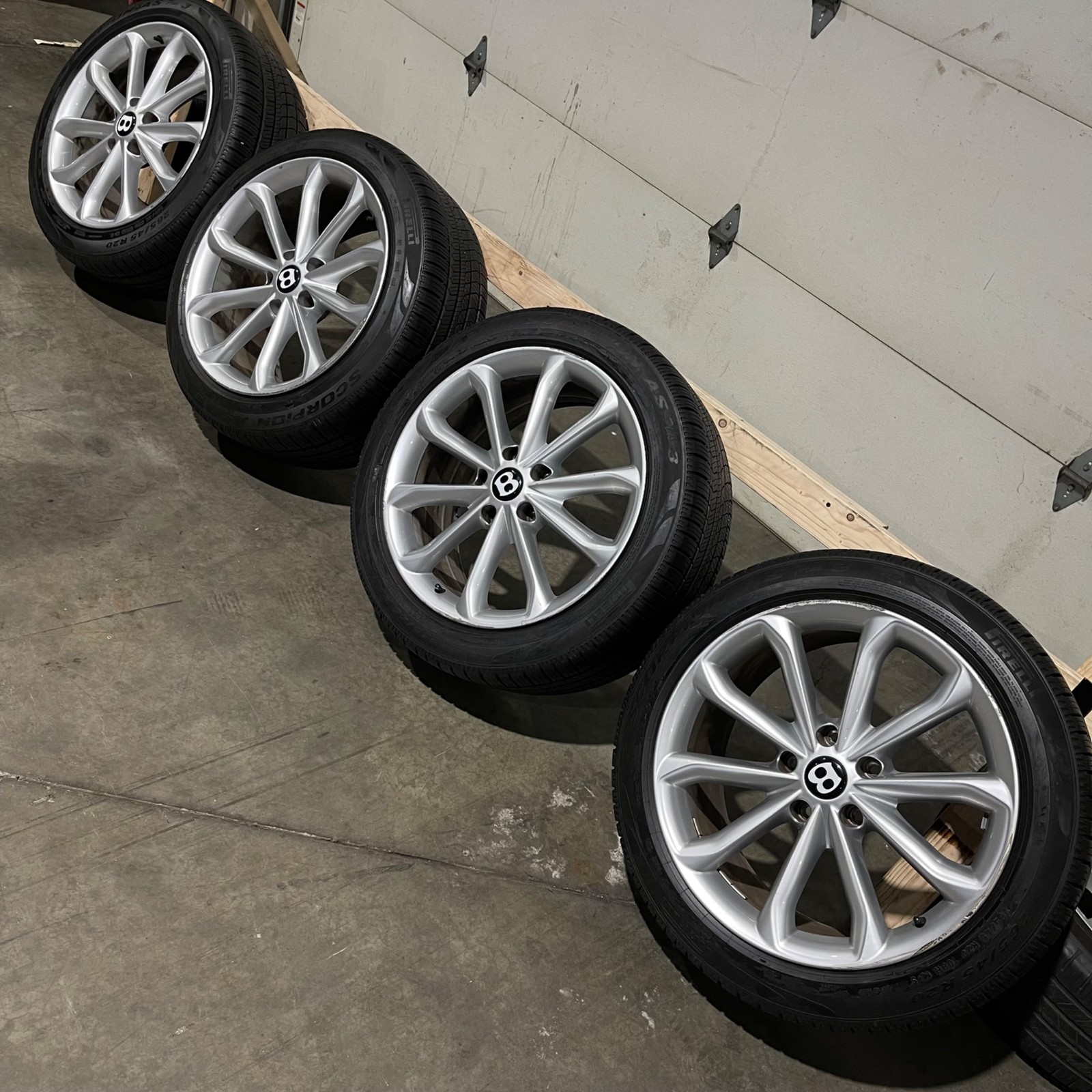 Bentley Flying Spur 2014 Wheels Set of 4 Silver P/N 4W0601025B