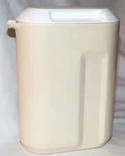 Vintage Rubbermaid Slim Pitcher 2 1/2 Qt Almond  with White Lid