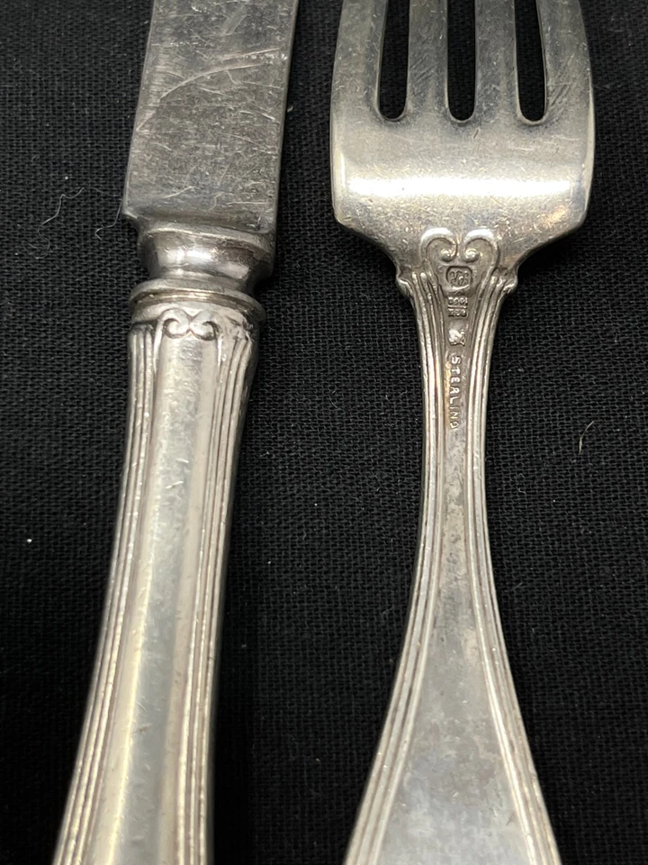 Juego de cubiertos para bebé Watson Co de plata esterlina con cuchara sin monograma Foto 2 de 4