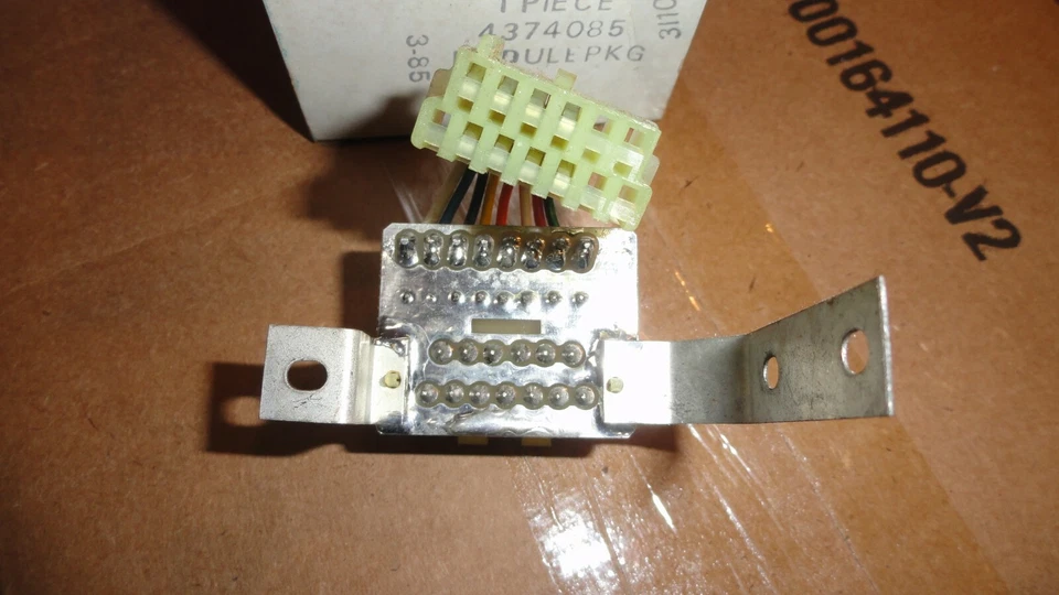 NOS 1985 - 89 道奇 DAYTONA 85-86 PLYMOUTH 激光导航器收音机供应套件 — 第 2/3 张图片