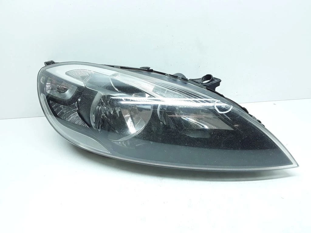 Volvo V40 2013 Front right headlight headlamp 31283329 LGI66813 | eBay