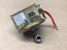 1996-20 Dwyer 4/20"Wc Gas Pressure Switch OEM 1996-20 #03J21