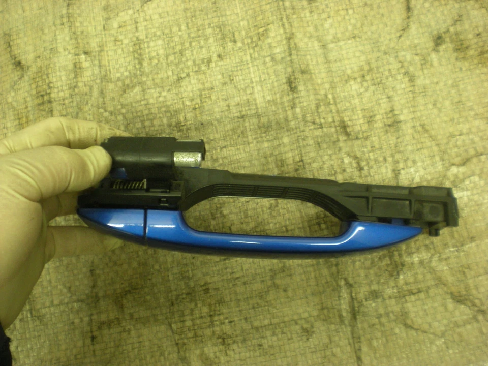 Conjunto de manija de puerta trasera de pasajero Subaru WRX STI 2008-14 OEM P/N 62142FG000 Foto 4 de 4