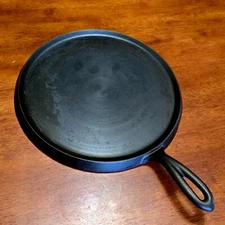 Wapak Hollow Ware #9 Cast Iron Round Griddle 1903-1910 - STRIPPED & RESTORED