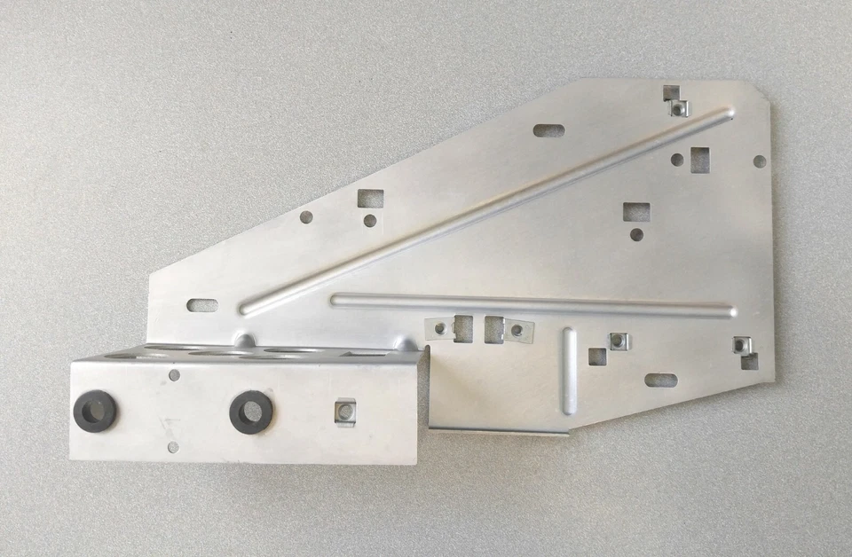 VERY NICE USED ORIGINAL PORSCHE 911 912E 930 ENGINE BAY RELAY MOUNTING PANEL - Изображение 2 из 4