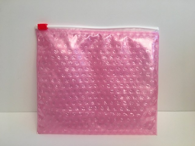 glossier bubble pouch