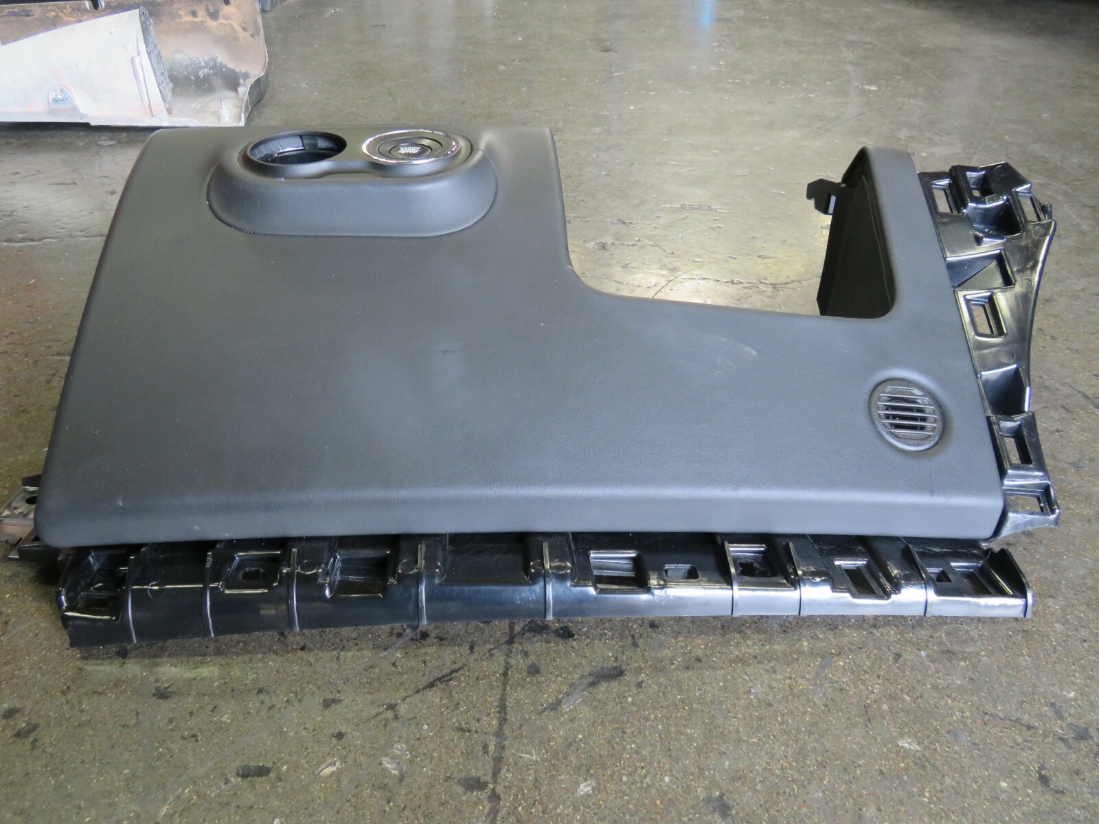 Maserati Levante, LH, Left, Front Dash Trim, Used
