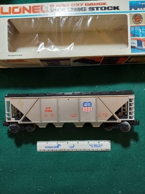 Lionel 6-9366 O Gauge Union Pacific Covered 4-Bay Hopper #9366