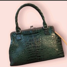 New With Tags Patricia Nash Green Kiss lock Vintage Style 100 Leather Purse
