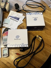 Sega Dreamcast Console Bundle - 4 Controllers, 2 VMU, Metropolis Street Racer