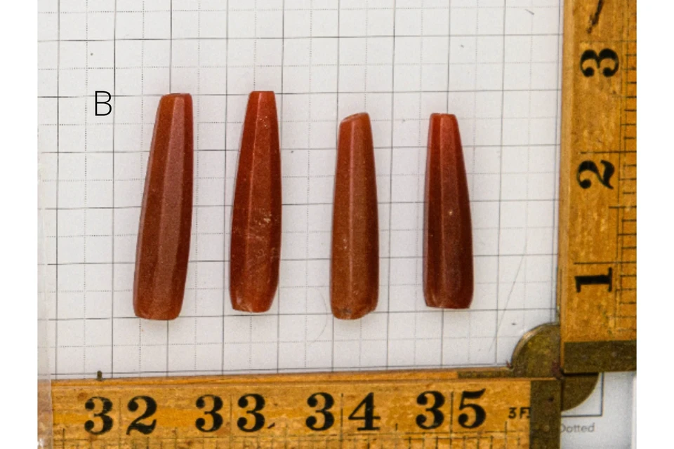 Cuentas antiguas de vidrio facetado rojo ladrillo, comercio africano, bohemio o veneciano, grou Foto 4 de 4