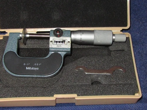 MITUTOYO OUTSIDE INDICATING MICROMETER C/N 223-125 WITH ORIGINAL BOX.