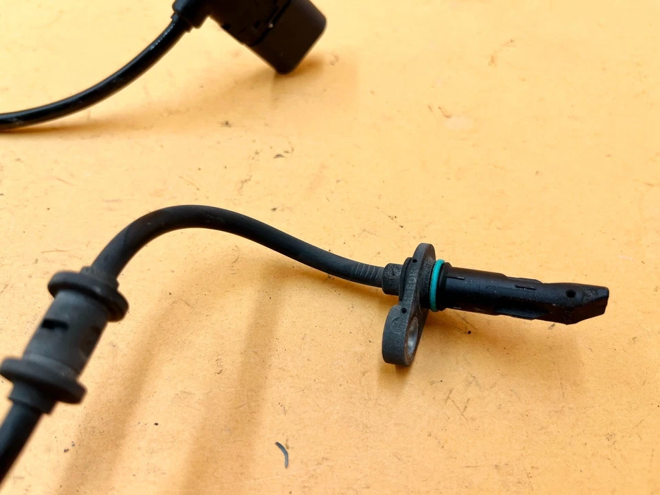 15-21 MERCEDES-BENZ C300 W205 SENSOR DE VELOCIDAD RUEDA ABS TRASERA IZQUIERDA O DERECHA OEM Foto 3 de 3