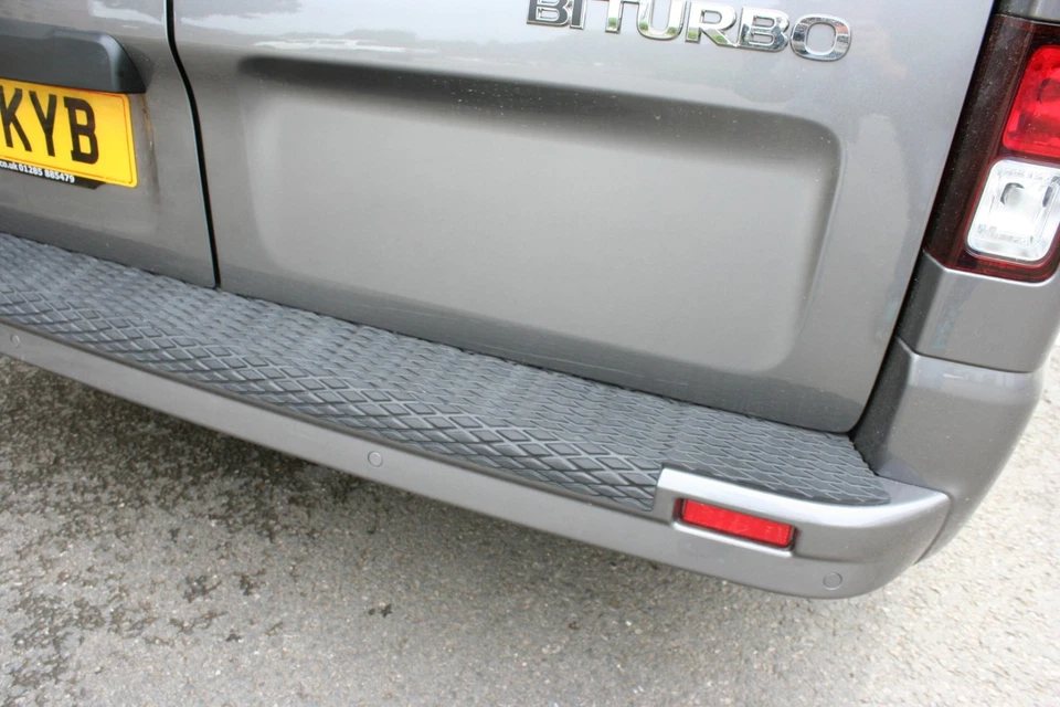 RENAULT TRAFIC ' 15 - ' 25 ЗАДНИЙ БАМПЕР ПРОТЕКТОР "ПО КРАЮ" - Изображение 3 из 4