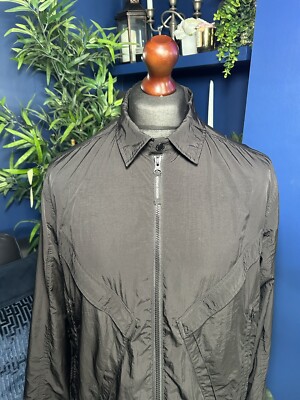 Weekend Offender Arrow Highway schwarz glänzendes Nylon Overshirt Herren große Terrassen